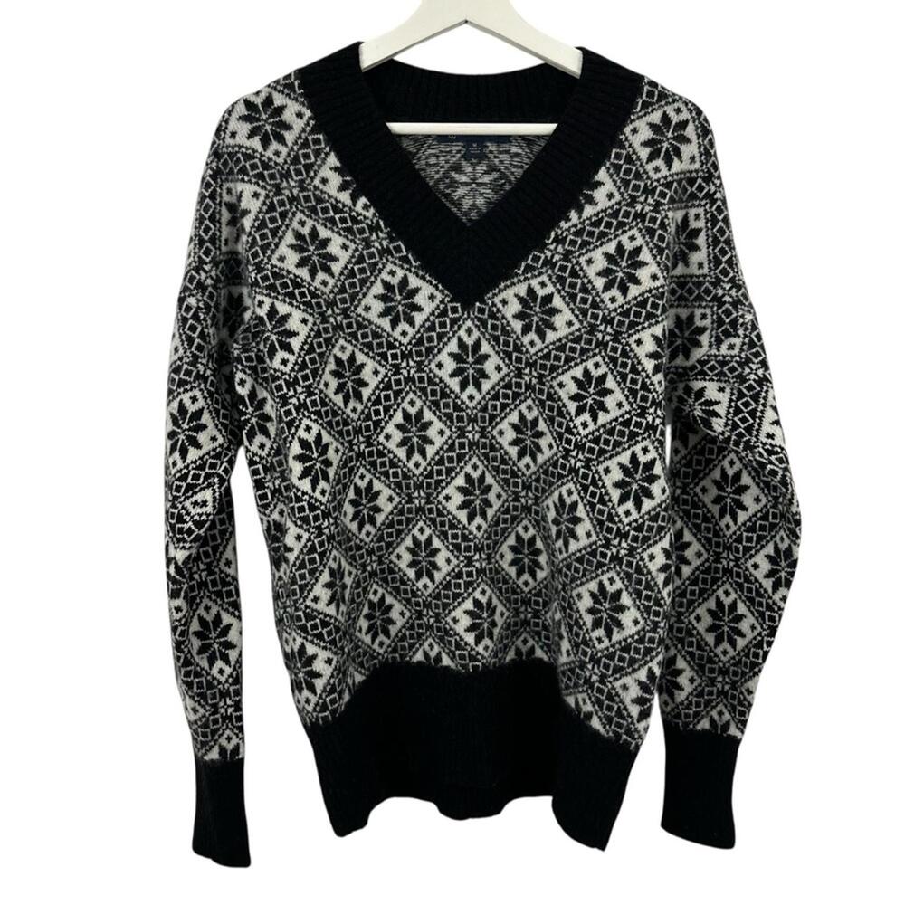 Brooks Brothers Women’s Wool Blend Snowflake V Neck Sweater Size M